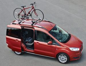 Ford Tourneo Courier 7 Sitzer mit Schiebetüren